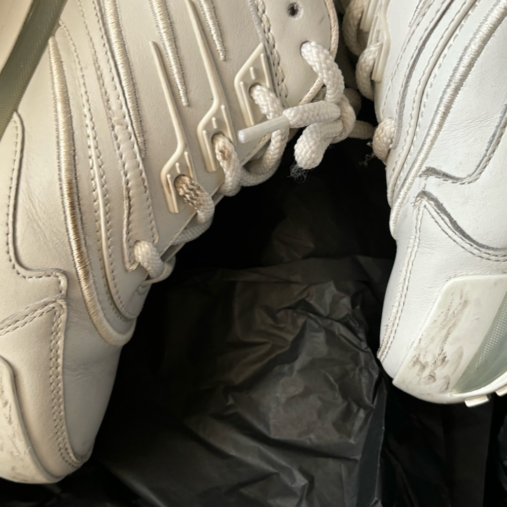 Givenchy Chito Sneakers - Picture 14 of 15